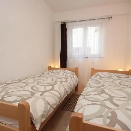 With A Parking Space Strmac, - 7402 Labin (Istria)