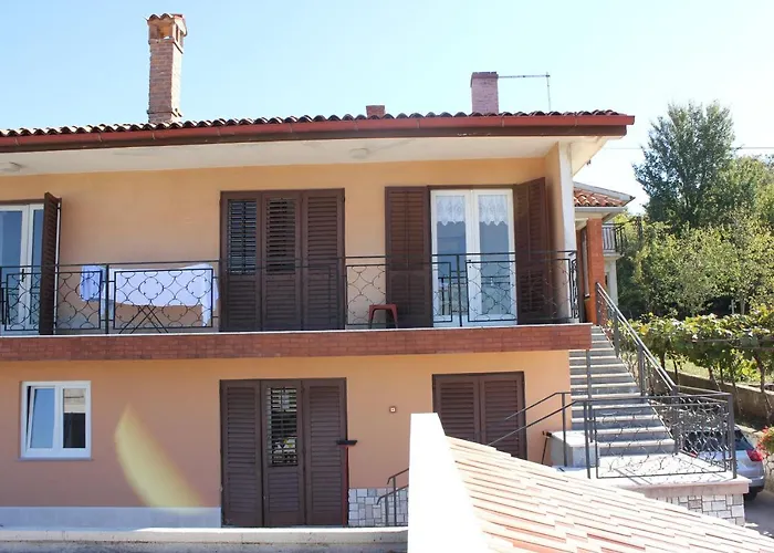 With A Parking Space Strmac, - 7402 Appartement